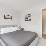 Elegant Townhouse In The Heart Of Calgary